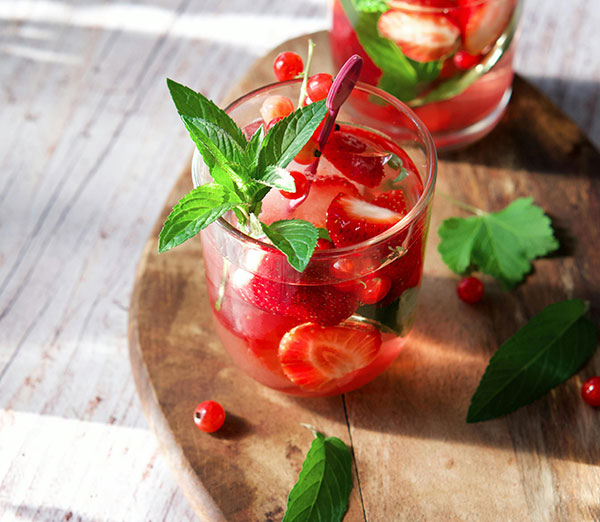Mocktail: Non Alcoholic Holiday Punch