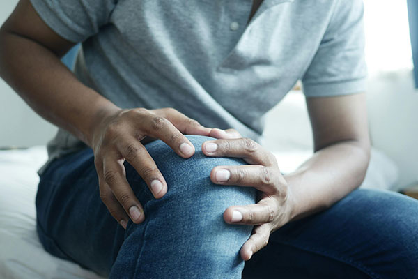Chiropractic care can help with knee pain